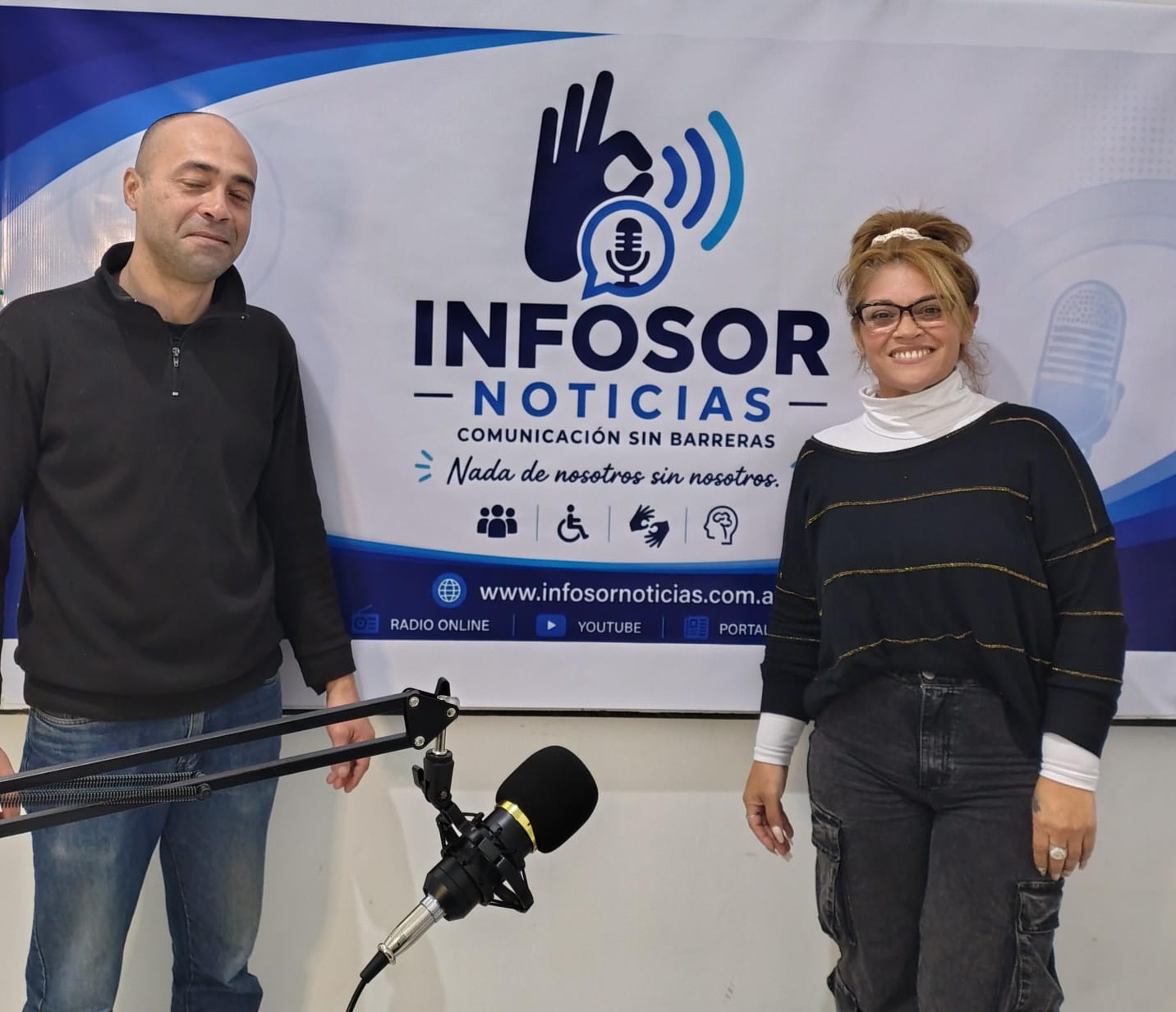 Vanesa Ríos inauguró “INFOSOR EN VIVO” con una entrevista y una presentación a capela